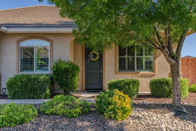 130 Golden Leaf Ct, Valley Springs, CA 95252
