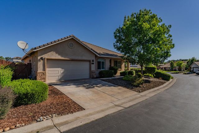 130 Golden Leaf Ct, Valley Springs, CA 95252