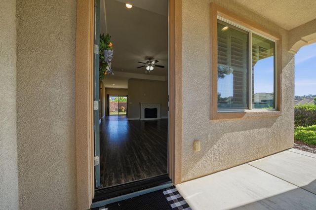 130 Golden Leaf Ct, Valley Springs, CA 95252