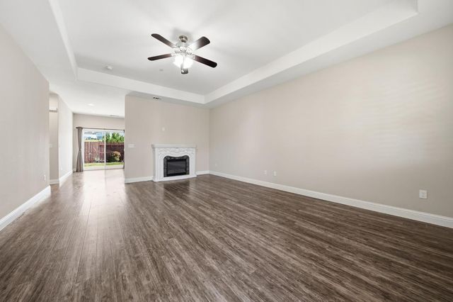 130 Golden Leaf Ct, Valley Springs, CA 95252