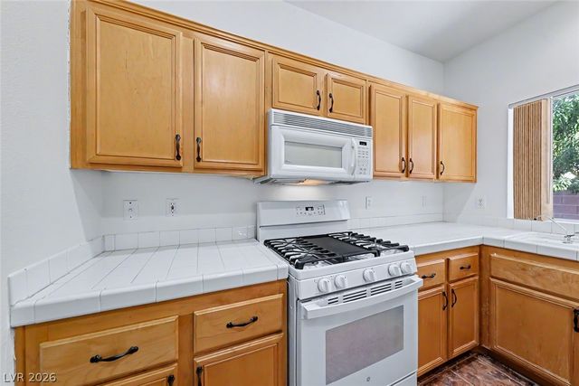 999 Whispering Grove Avenue, Las Vegas, NV 89123