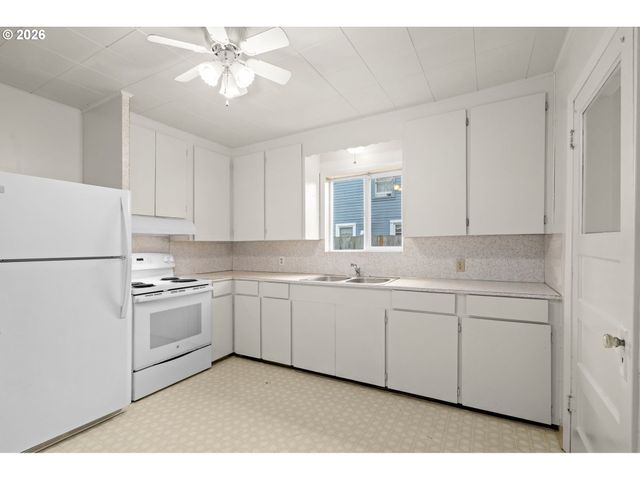 220 Nw LINCOLN St, Sheridan, OR 97378