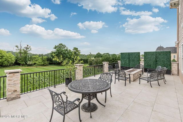 10 Hop Brook Lane, Holmdel, NJ 07733