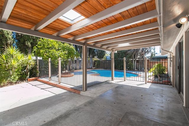 22217 Archwood, Woodland Hills, CA 91303