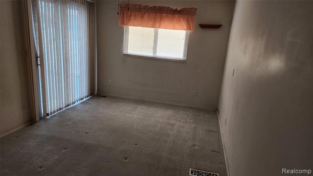 28621 Milton Avenue, Warren, MI 48092