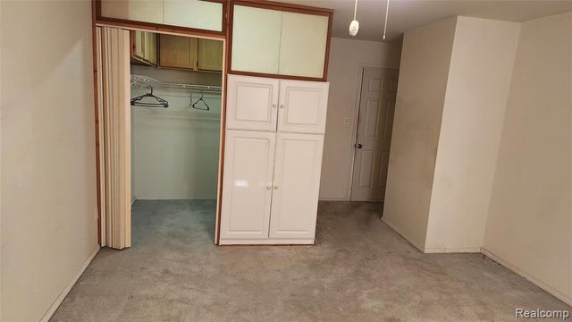 28621 Milton Avenue, Warren, MI 48092