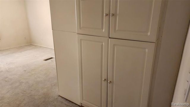 28621 Milton Avenue, Warren, MI 48092
