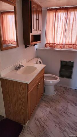 28621 Milton Avenue, Warren, MI 48092