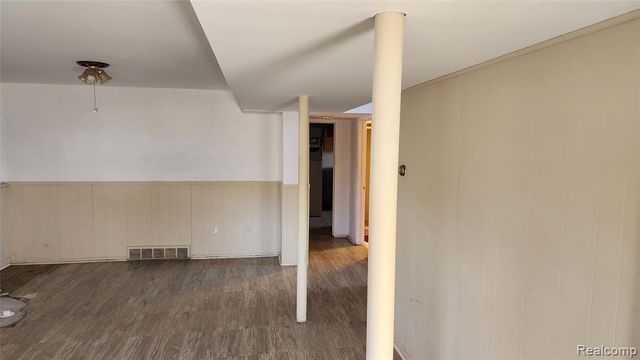 28621 Milton Avenue, Warren, MI 48092