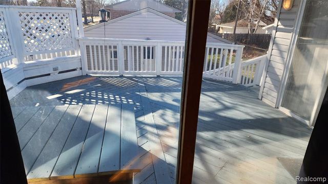 28621 Milton Avenue, Warren, MI 48092