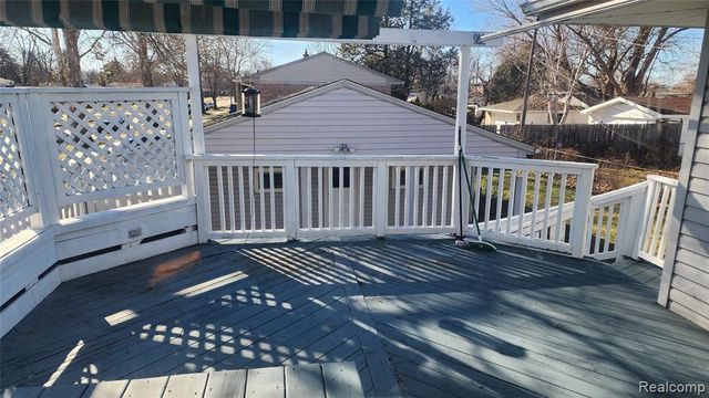 28621 Milton Avenue, Warren, MI 48092