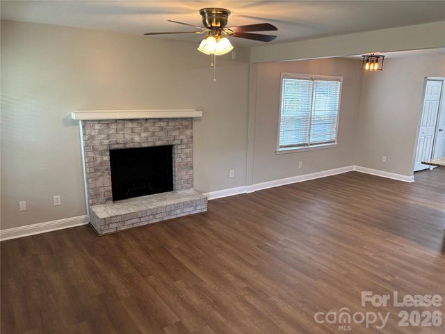 11800 Mirror Lake Drive, Charlotte, NC 28226