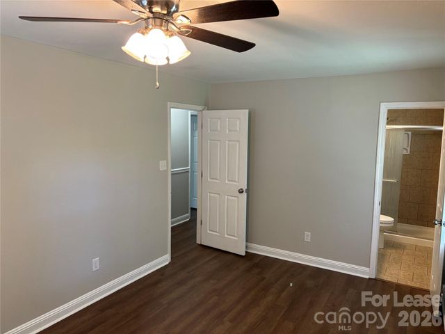 11800 Mirror Lake Drive, Charlotte, NC 28226