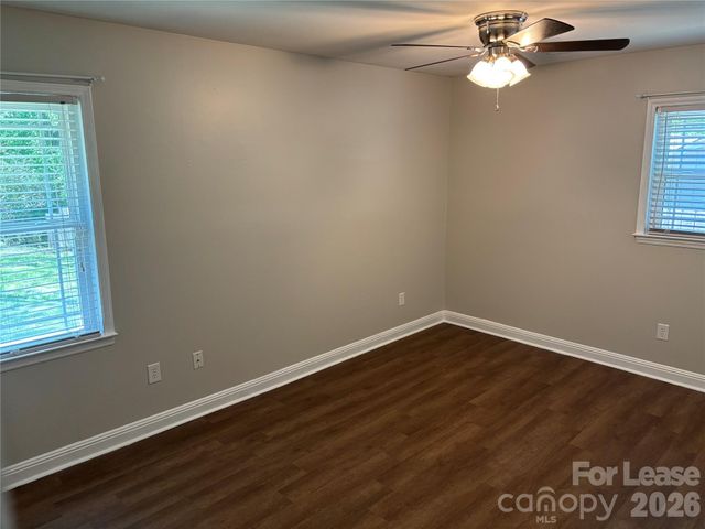 11800 Mirror Lake Drive, Charlotte, NC 28226