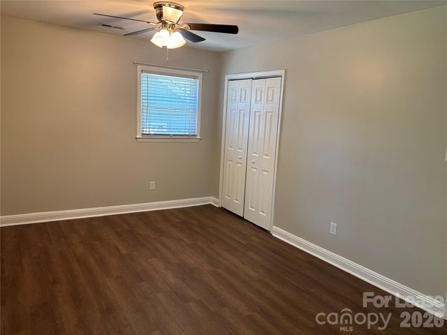 11800 Mirror Lake Drive, Charlotte, NC 28226