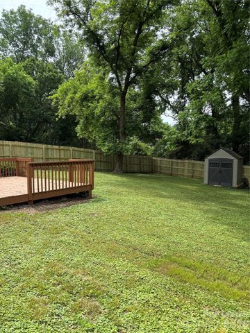 11800 Mirror Lake Drive, Charlotte, NC 28226