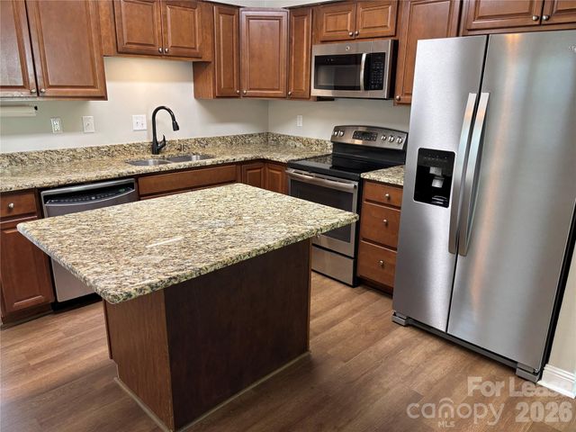 11800 Mirror Lake Drive, Charlotte, NC 28226