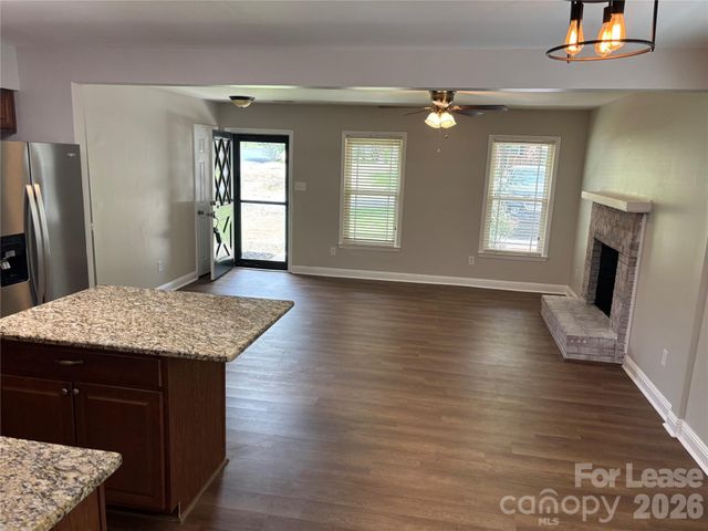 11800 Mirror Lake Drive, Charlotte, NC 28226