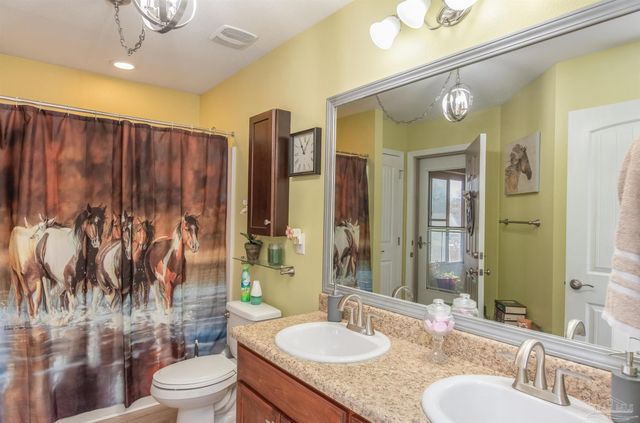 1293 Wadcutter Ct, Cantonment, FL 32533