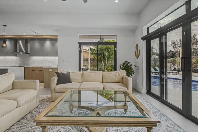 2634 SE 14th Street, Pompano Beach, FL 33062