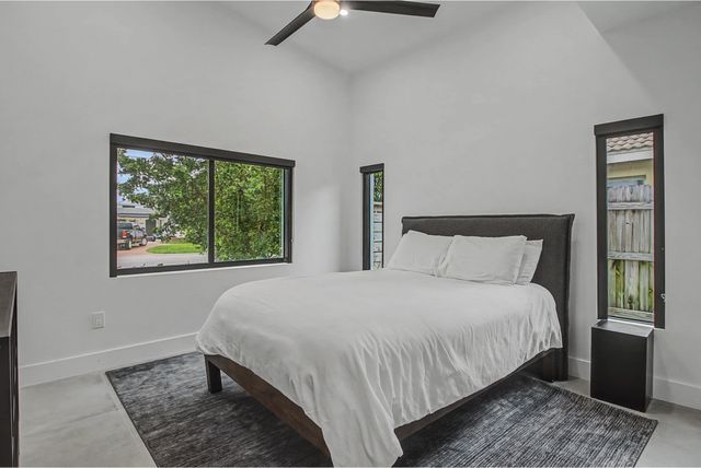 2634 SE 14th Street, Pompano Beach, FL 33062