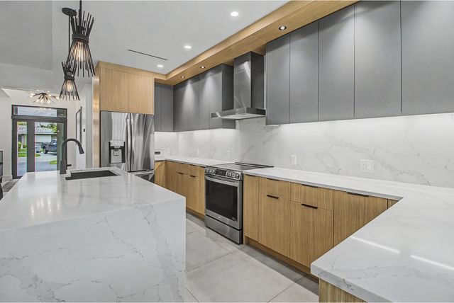 2634 SE 14th Street, Pompano Beach, FL 33062