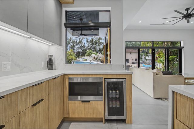 2634 SE 14th Street, Pompano Beach, FL 33062