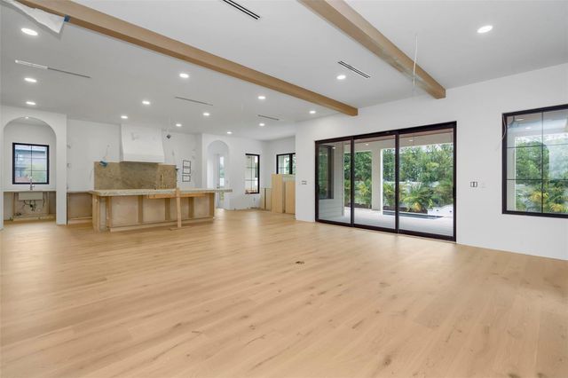 2911 W CHAPIN AVENUE, Tampa, FL 33611