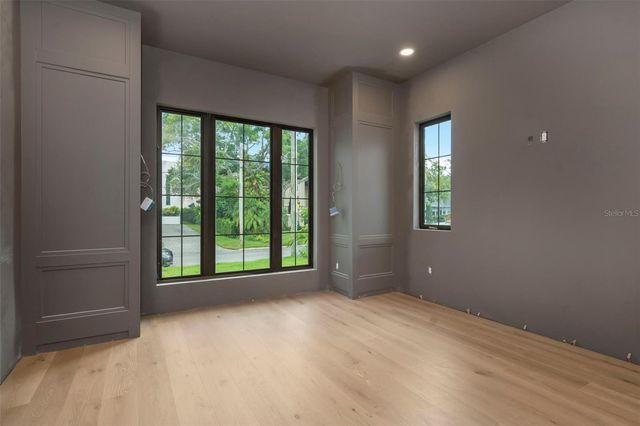 2911 W CHAPIN AVENUE, Tampa, FL 33611