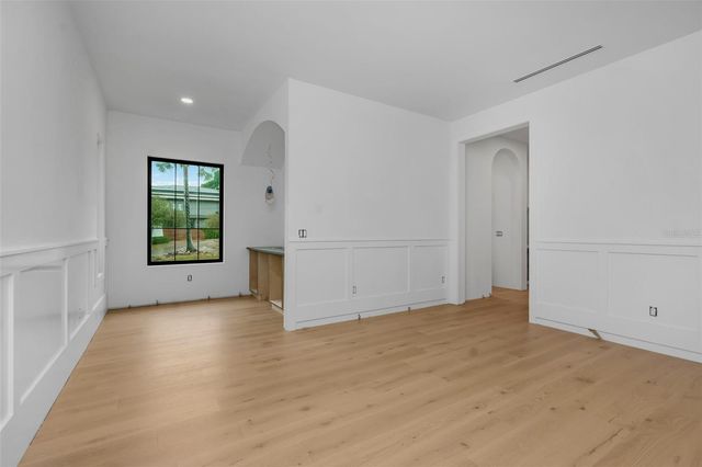2911 W CHAPIN AVENUE, Tampa, FL 33611