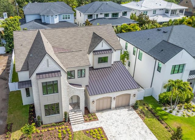 2911 W CHAPIN AVENUE, Tampa, FL 33611