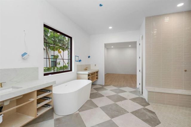 2911 W CHAPIN AVENUE, Tampa, FL 33611