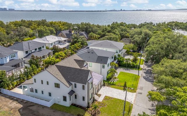 2911 W CHAPIN AVENUE, Tampa, FL 33611