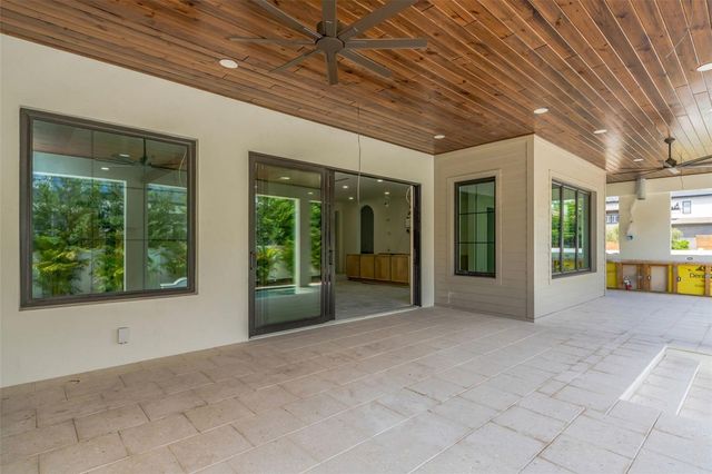 2911 W CHAPIN AVENUE, Tampa, FL 33611