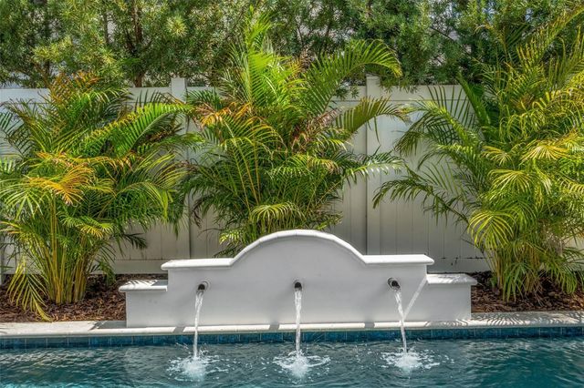 2911 W CHAPIN AVENUE, Tampa, FL 33611
