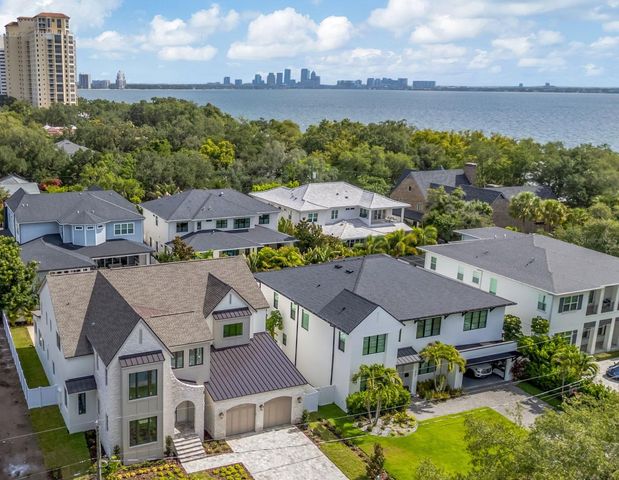 2911 W CHAPIN AVENUE, Tampa, FL 33611