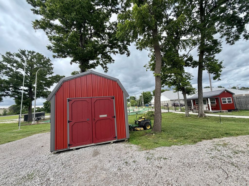 Image 17 of property listing at 122 E Calumet Street, Centralia, IL 62801