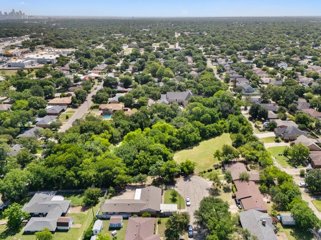 1 Ott Circle, Cockrell Hill, TX 75211