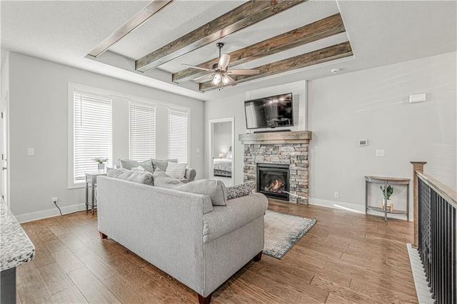 604 SW Meadowood Drive, Grain Valley, MO 64029