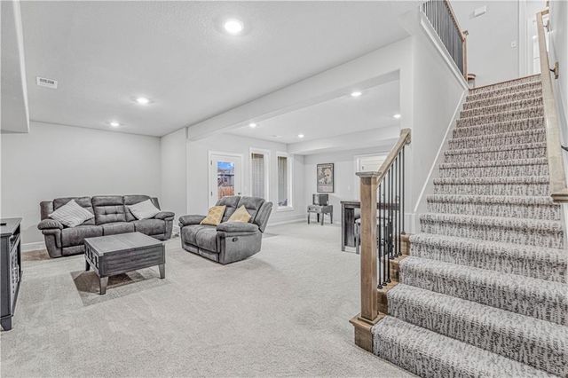 604 SW Meadowood Drive, Grain Valley, MO 64029