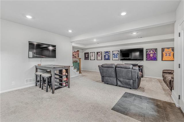 604 SW Meadowood Drive, Grain Valley, MO 64029