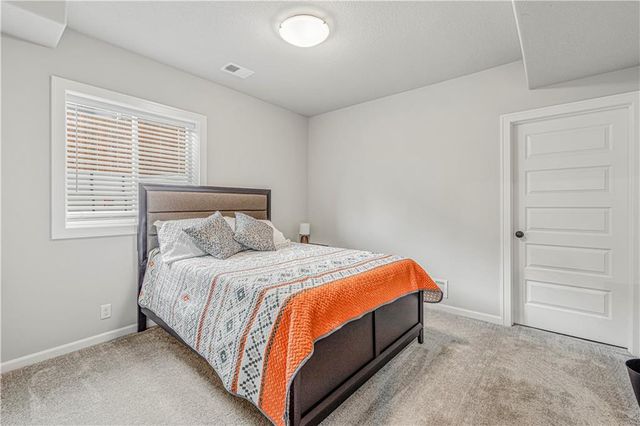 604 SW Meadowood Drive, Grain Valley, MO 64029