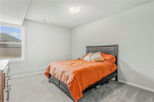 604 SW Meadowood Drive, Grain Valley, MO 64029