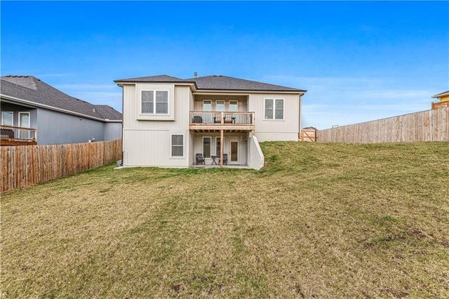 604 SW Meadowood Drive, Grain Valley, MO 64029