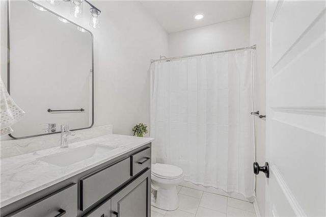 604 SW Meadowood Drive, Grain Valley, MO 64029