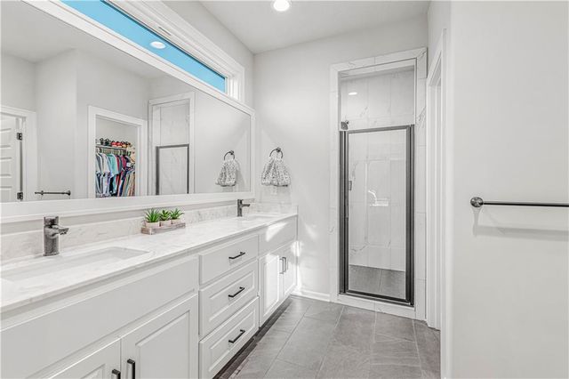 604 SW Meadowood Drive, Grain Valley, MO 64029