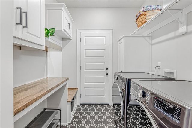 604 SW Meadowood Drive, Grain Valley, MO 64029