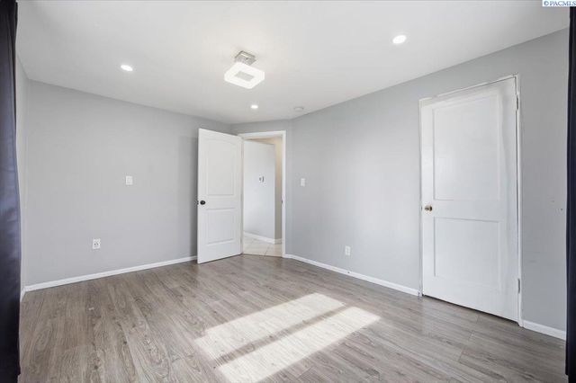 1715 W Bonneville Street, Pasco, WA 99301