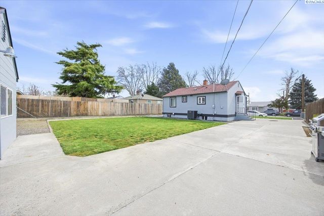 1715 W Bonneville Street, Pasco, WA 99301