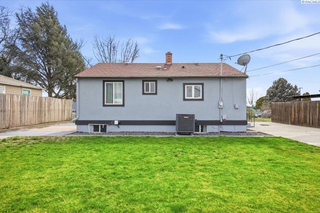 1715 W Bonneville Street, Pasco, WA 99301